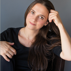 Nuria Rial by Merce Rial klein